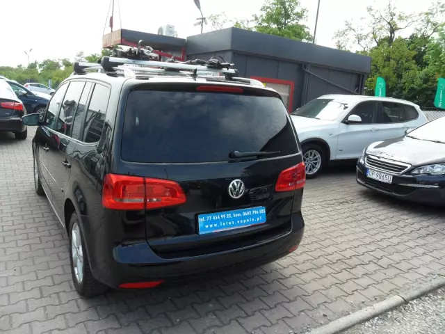 VOLKSWAGEN Touran 