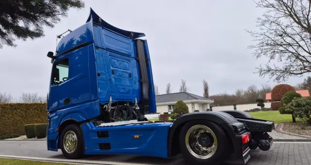 MERCEDES-BENZ MERCEDES-BENZ///ACTROS///1848  ///MP5///LOW DECK///MEGA///JEDYNE  330 TYŚ KM///WYŚWIETLACZ OBCIĄŻENIA  ///VIRTUAL COCPIT///RADAR///LEDY///  KLIMATYZACJA POSTOJOWA///ZABUDOWY MIĘDZYOSIOWE///SALONKA///  PERFEKCYJNY STAN///JAK NOWY 