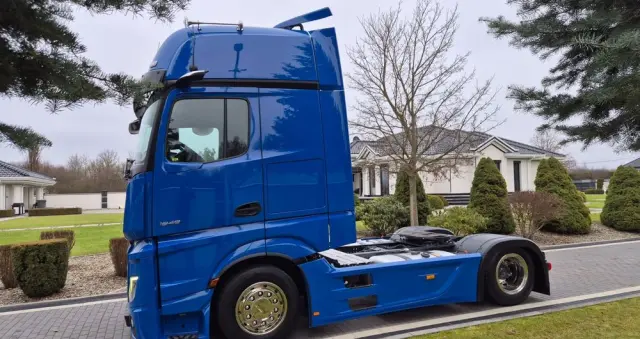 MERCEDES-BENZ MERCEDES-BENZ///ACTROS///1848  ///MP5///LOW DECK///MEGA///JEDYNE  330 TYŚ KM///WYŚWIETLACZ OBCIĄŻENIA  ///VIRTUAL COCPIT///RADAR///LEDY///  KLIMATYZACJA POSTOJOWA///ZABUDOWY MIĘDZYOSIOWE///SALONKA///  PERFEKCYJNY STAN///JAK NOWY 