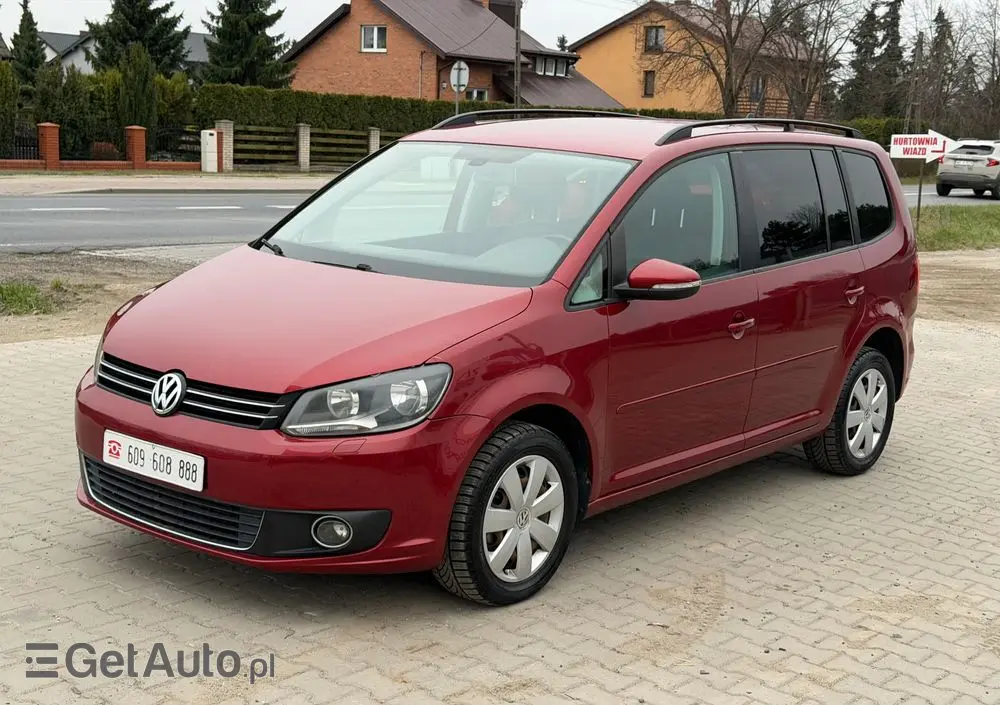 VOLKSWAGEN Touran 