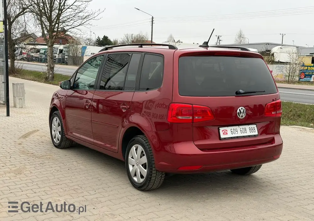 VOLKSWAGEN Touran 