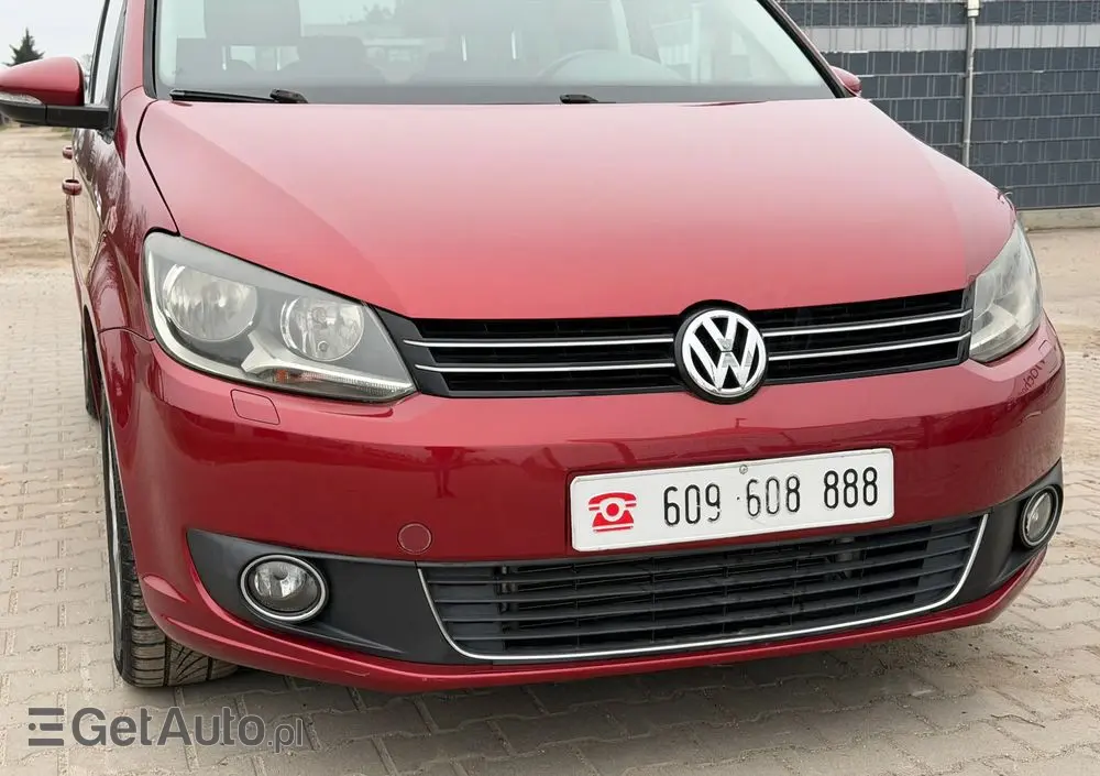 VOLKSWAGEN Touran 