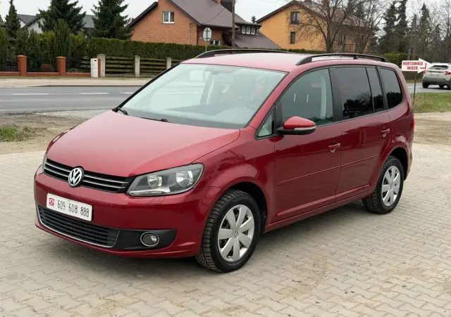 VOLKSWAGEN Touran 
