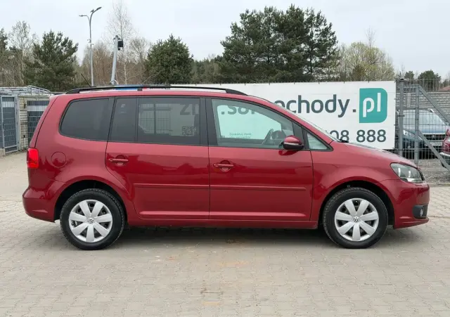 VOLKSWAGEN Touran 