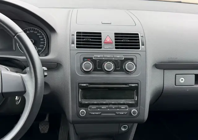VOLKSWAGEN Touran 