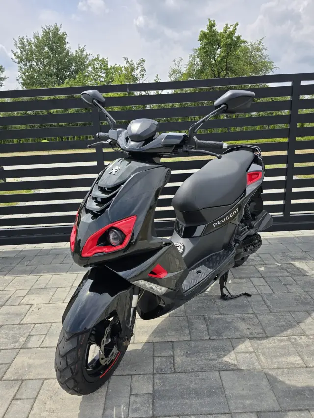 PEUGEOT Speedfight 4 