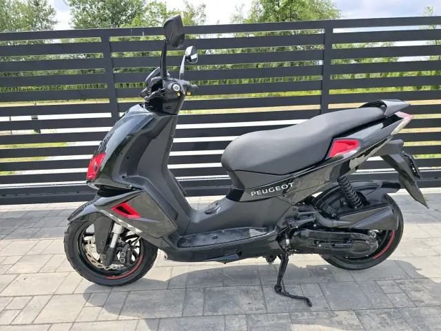 PEUGEOT Speedfight 4 