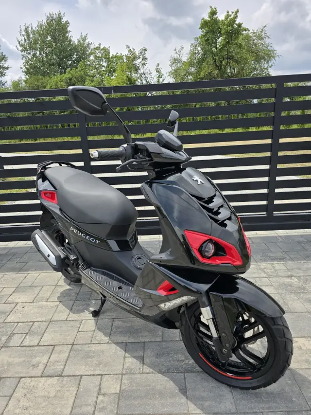 PEUGEOT Speedfight 4 