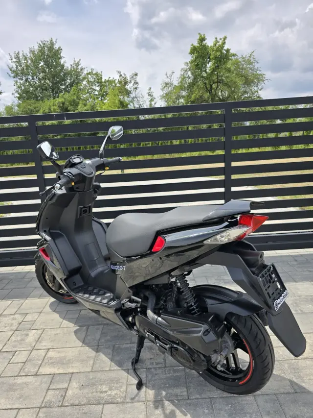 PEUGEOT Speedfight 4 