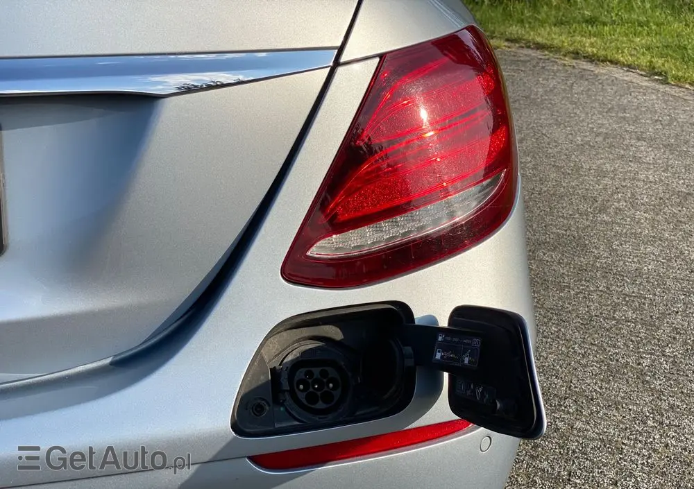 MERCEDES-BENZ Klasa E 350e 9G-TRONIC Avantgarde