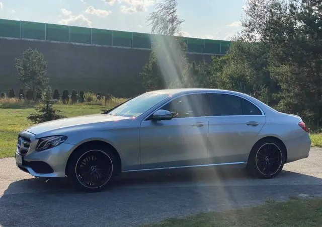 MERCEDES-BENZ Klasa E 350e 9G-TRONIC Avantgarde