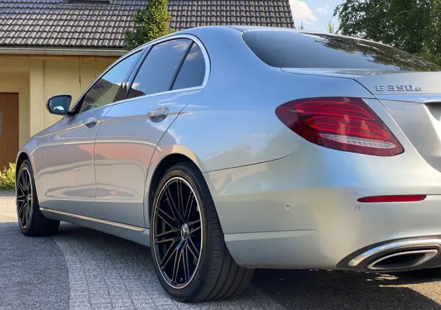MERCEDES-BENZ Klasa E 350e 9G-TRONIC Avantgarde