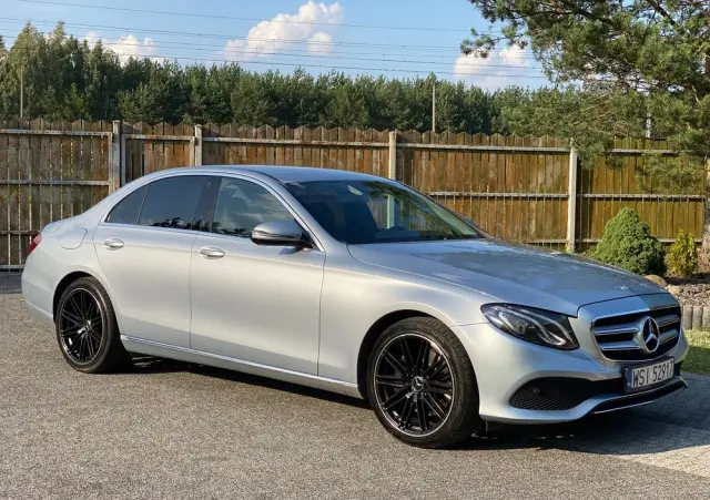MERCEDES-BENZ Klasa E 350e 9G-TRONIC Avantgarde
