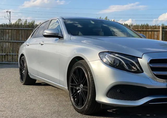 MERCEDES-BENZ Klasa E 350e 9G-TRONIC Avantgarde