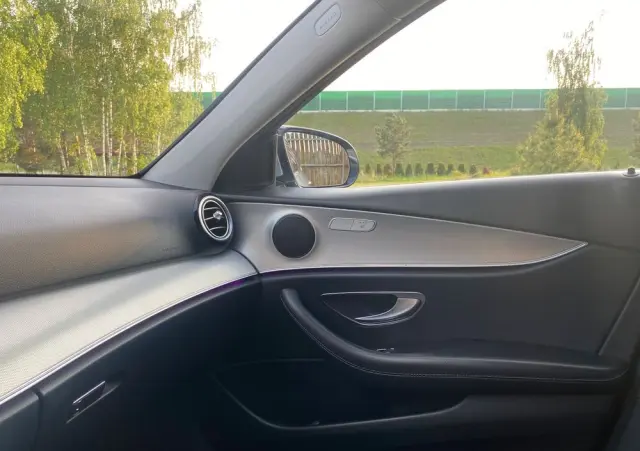 MERCEDES-BENZ Klasa E 350e 9G-TRONIC Avantgarde