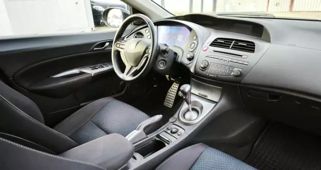 HONDA Civic 1.8 Sport