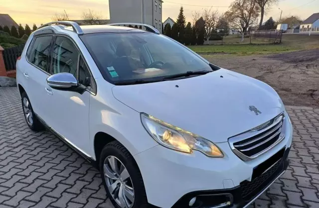 PEUGEOT 2008 