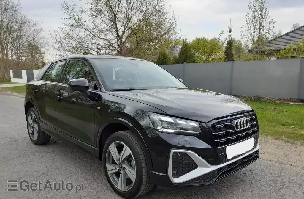 AUDI Q2 