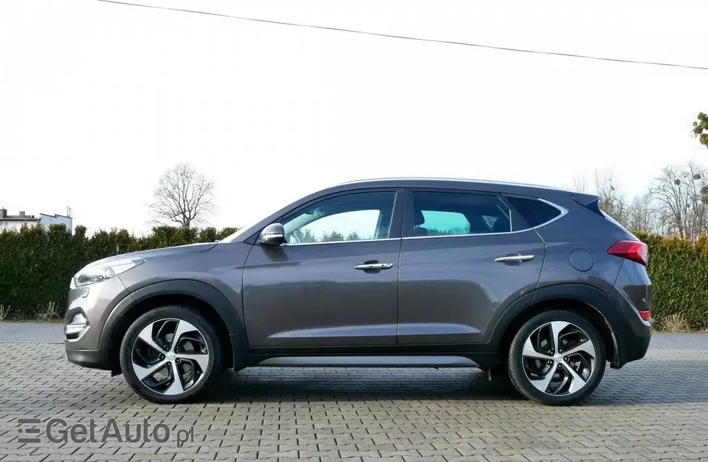 HYUNDAI Tucson 