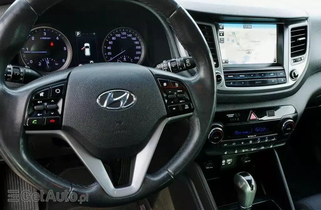 HYUNDAI Tucson 