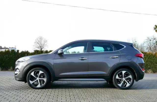 HYUNDAI Tucson 