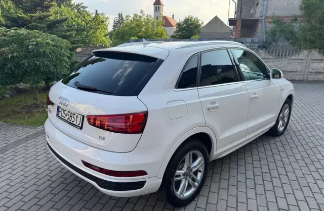 AUDI Q3 