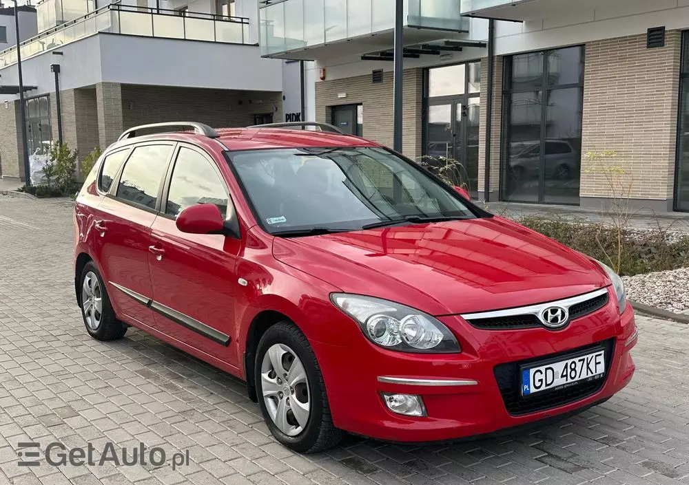 HYUNDAI I30 1.6 CRDi Base +