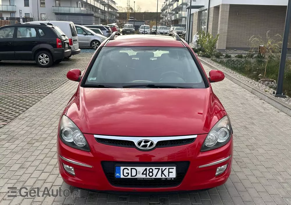 HYUNDAI I30 1.6 CRDi Base +