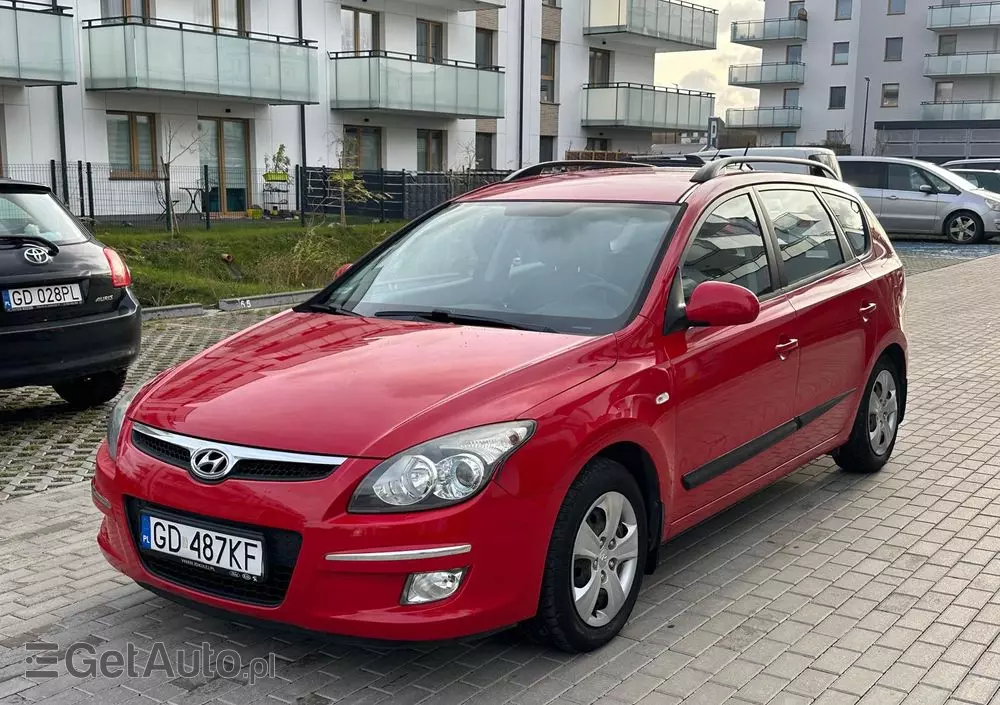 HYUNDAI I30 1.6 CRDi Base +