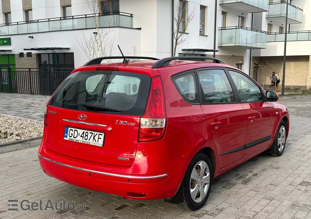 HYUNDAI I30 1.6 CRDi Base +