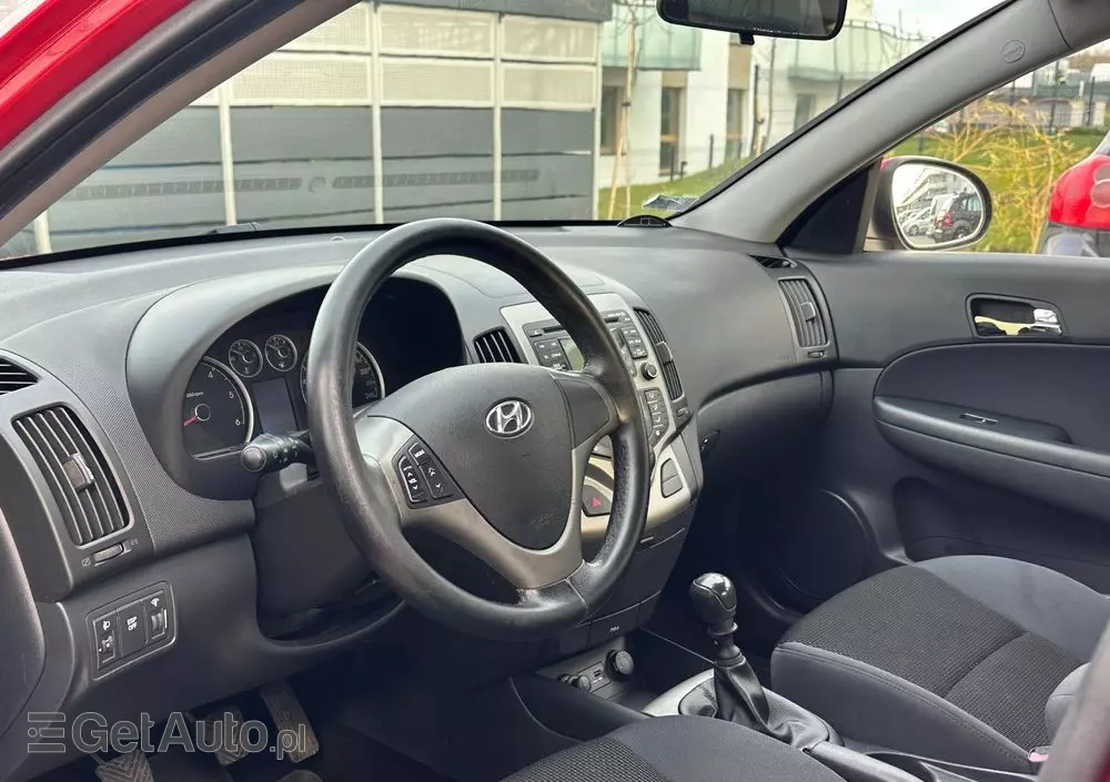 HYUNDAI I30 1.6 CRDi Base +