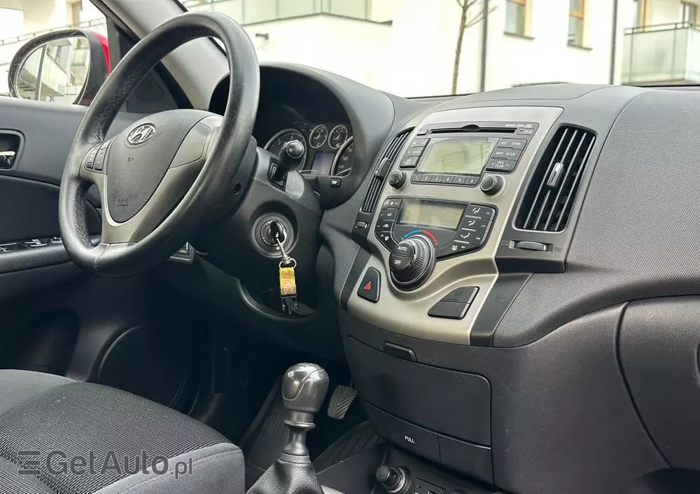 HYUNDAI I30 1.6 CRDi Base +