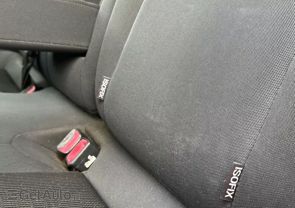 HYUNDAI I30 1.6 CRDi Base +