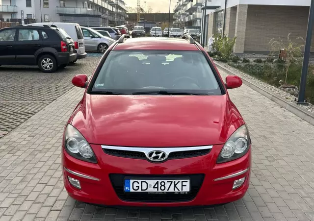 HYUNDAI I30 1.6 CRDi Base +