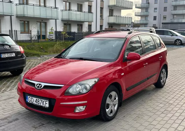 HYUNDAI I30 1.6 CRDi Base +
