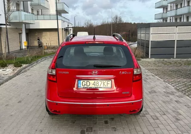 HYUNDAI I30 1.6 CRDi Base +