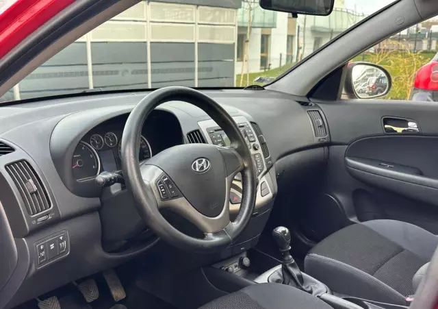 HYUNDAI I30 1.6 CRDi Base +