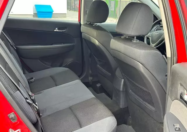 HYUNDAI I30 1.6 CRDi Base +