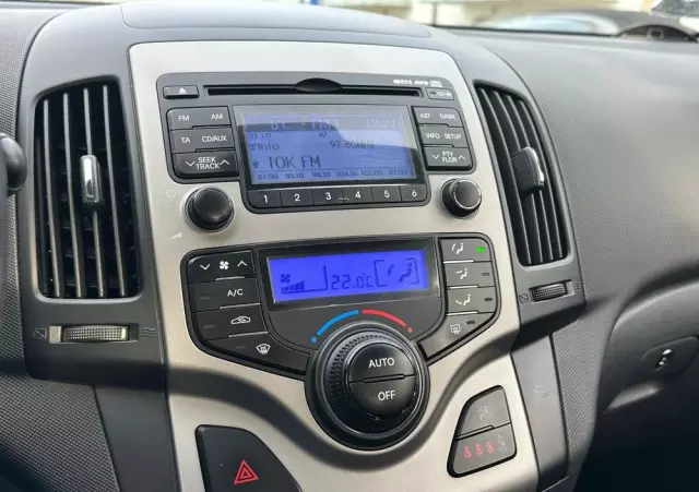 HYUNDAI I30 1.6 CRDi Base +