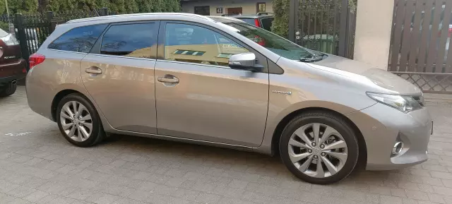 TOYOTA Auris Premium Comfort CVT