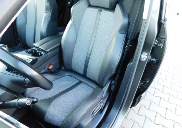 PEUGEOT 3008 1.5 BlueHDi Allure S&S