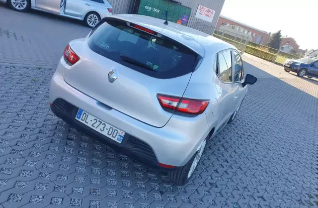 RENAULT Clio 