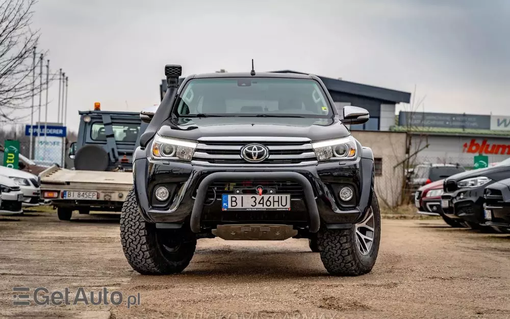 TOYOTA Hilux 