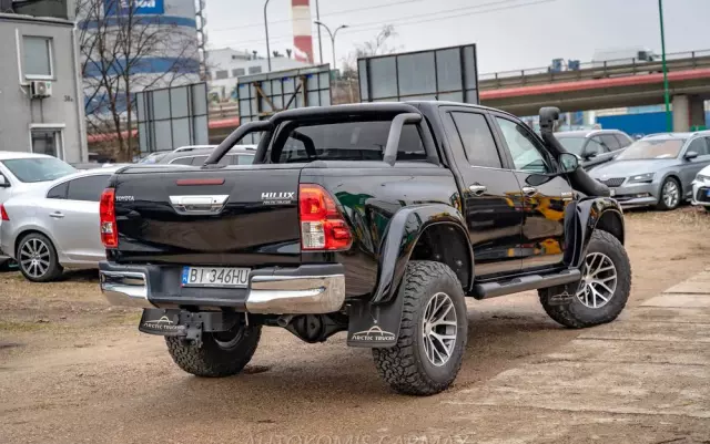 TOYOTA Hilux 
