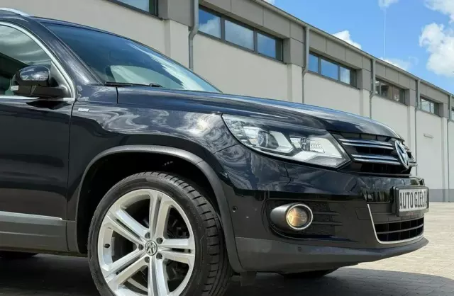 VOLKSWAGEN Tiguan 