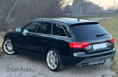 AUDI S4 