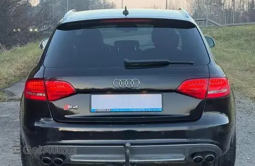 AUDI S4 