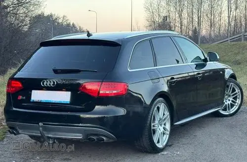 AUDI S4 