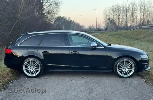 AUDI S4 