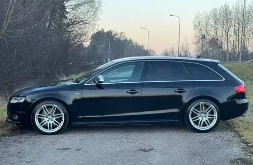 AUDI S4 